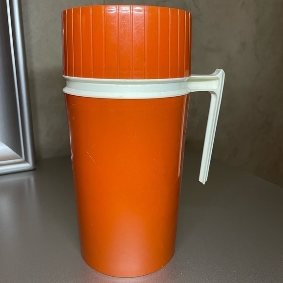 Vintage orange Thermos Pint Size 1970-80 - Picture 1 of 4